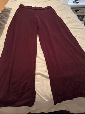 Lee Wide-Leg Pants in Deep Burgundy
